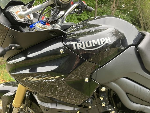 triumph - tiger-1050-abs