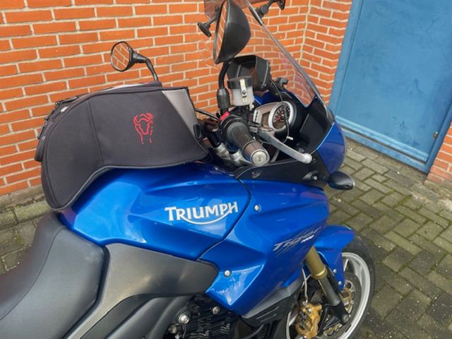 triumph - tiger-1050-abs