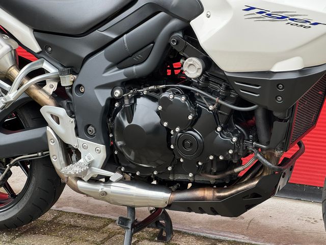 triumph - tiger-1050-abs