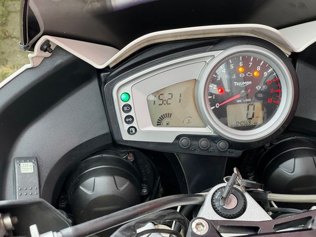 triumph - tiger-1050-abs