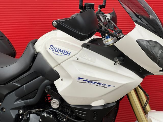 triumph - tiger-1050-abs