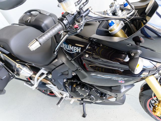 triumph - tiger-1050-abs