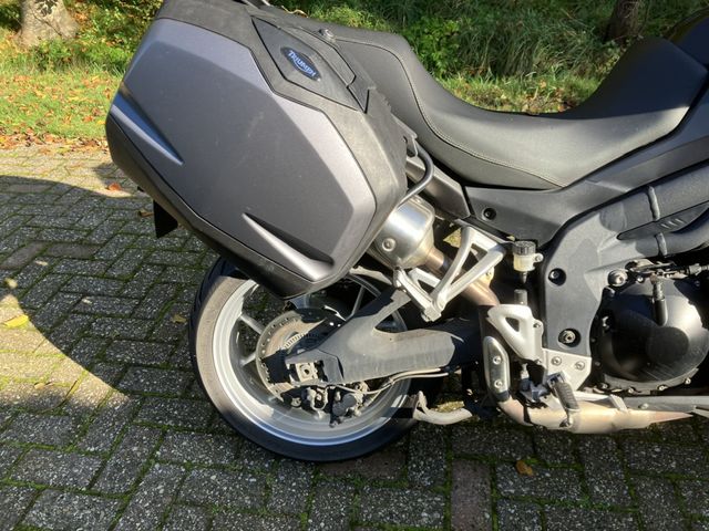 triumph - tiger-1050-se