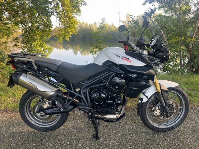 triumph - tiger-800