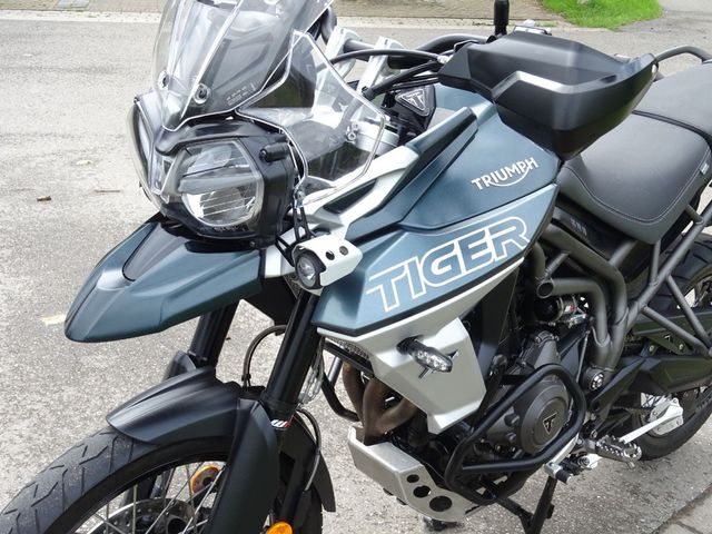 triumph - tiger-800-xca