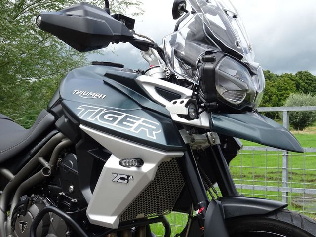 triumph - tiger-800-xca