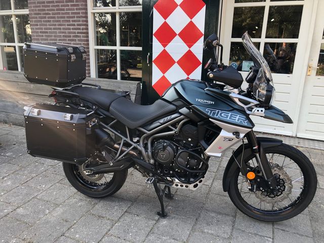 triumph - tiger-800-xca