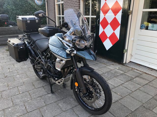 triumph - tiger-800-xca