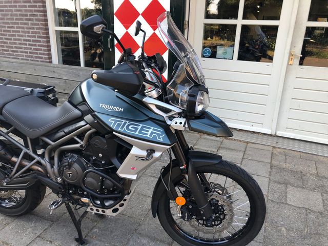 triumph - tiger-800-xca