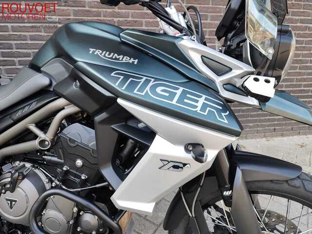 triumph - tiger-800-xca