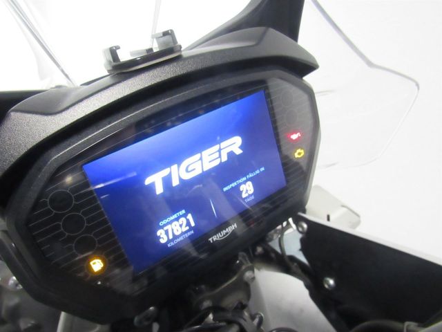 triumph - tiger-800-xca