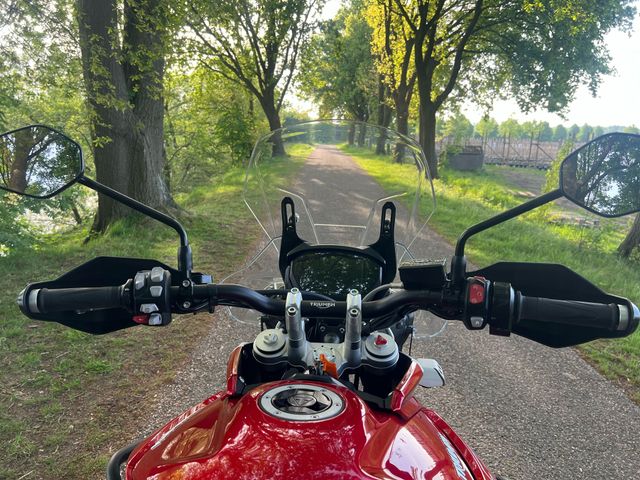 triumph - tiger-800-xca