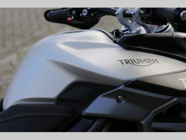 triumph - tiger-800-xcx