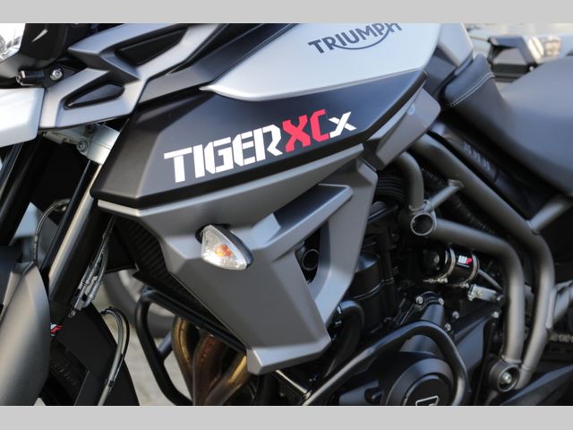 triumph - tiger-800-xcx