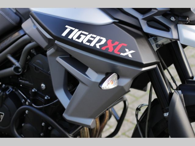 triumph - tiger-800-xcx