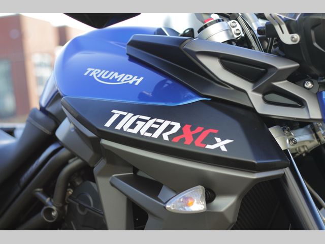 triumph - tiger-800-xcx