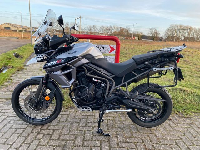 triumph - tiger-800-xcx