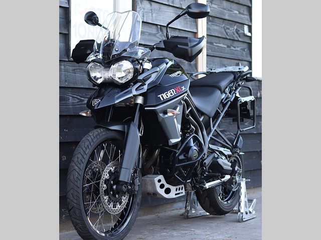 triumph - tiger-800-xcx