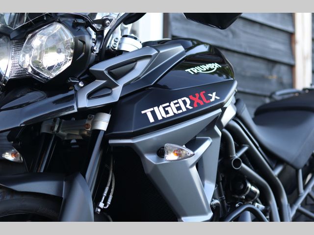 triumph - tiger-800-xcx