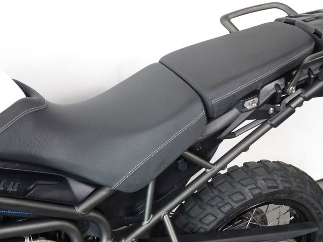 triumph - tiger-800-xcx