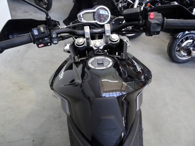 triumph - tiger-800-xr