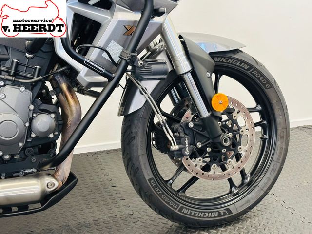 triumph - tiger-800-xrt