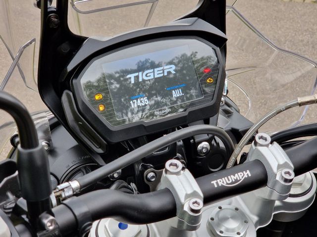 triumph - tiger-800-xrx