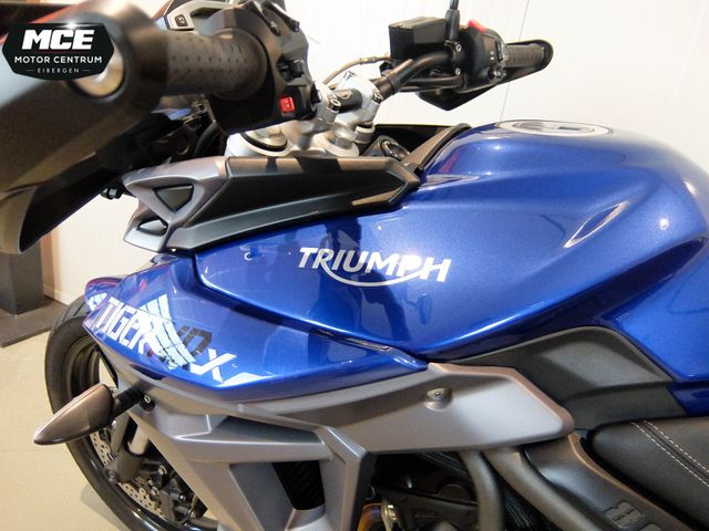 triumph - tiger-800-xrx