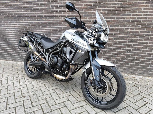 triumph - tiger-800-xrx