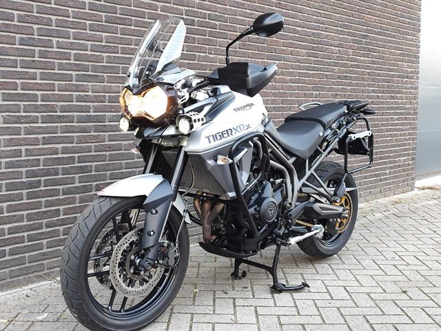 triumph - tiger-800-xrx