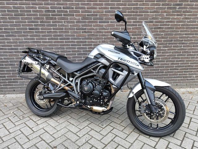 triumph - tiger-800-xrx