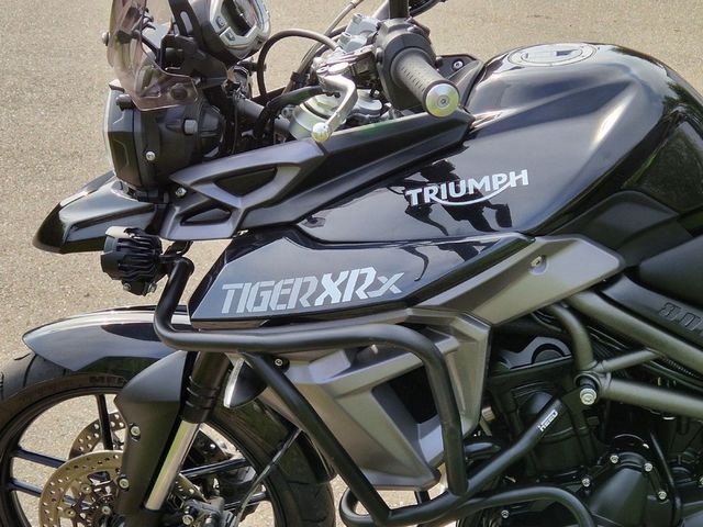 triumph - tiger-800-xrx