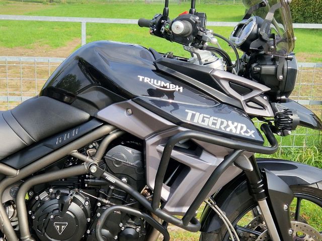 triumph - tiger-800-xrx