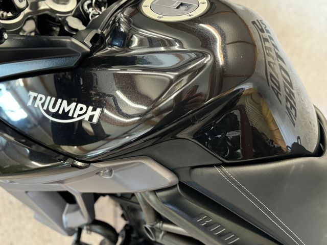 triumph - tiger-800-xrx