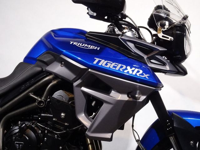 triumph - tiger-800-xrx