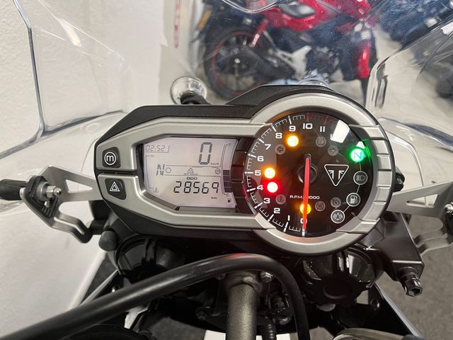 triumph - tiger-800-xrx
