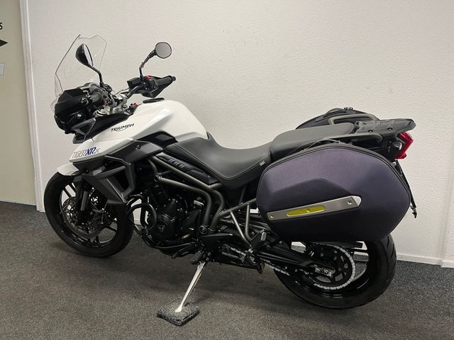 triumph - tiger-800-xrx
