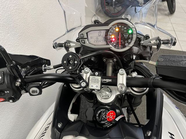 triumph - tiger-800-xrx