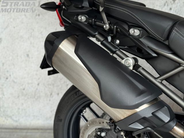 triumph - tiger-800-xrx