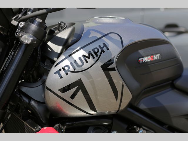 triumph - trident-660