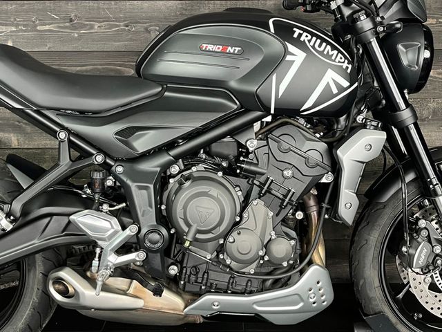 triumph - trident-660