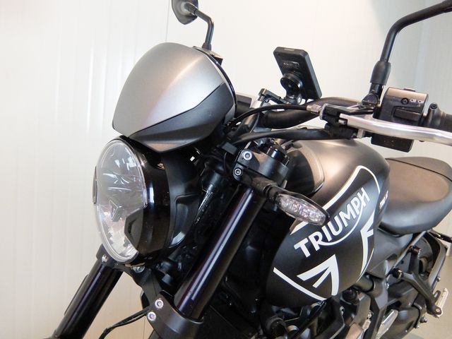 triumph - trident-660