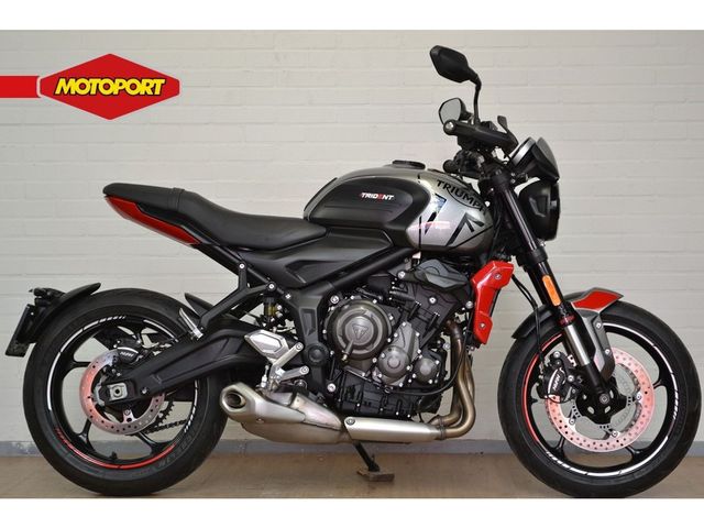 triumph - trident-660
