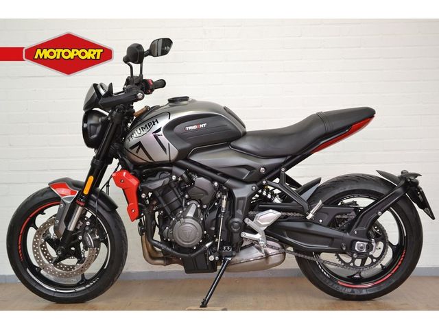 triumph - trident-660