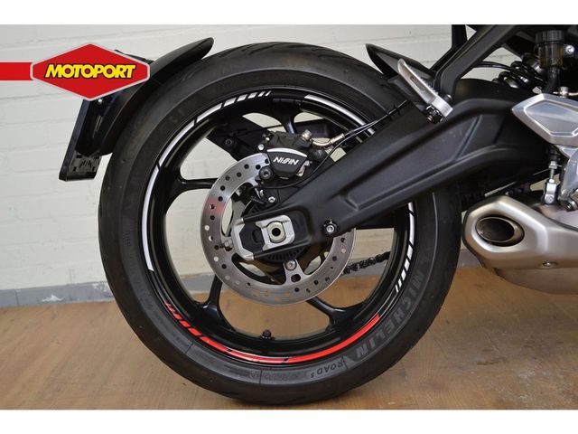 triumph - trident-660