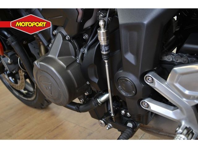 triumph - trident-660