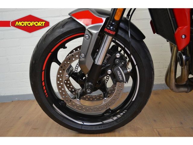 triumph - trident-660