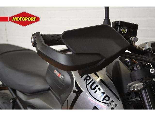 triumph - trident-660