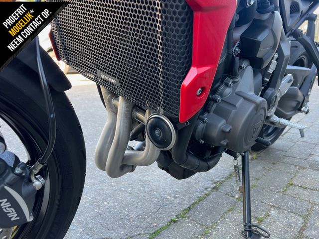 triumph - trident-660
