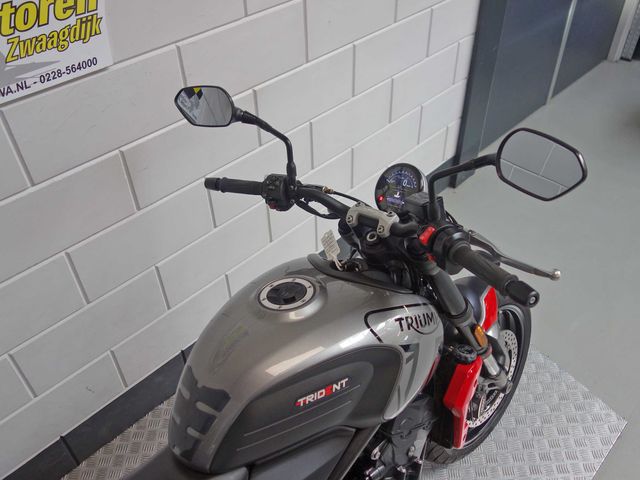 triumph - trident-660